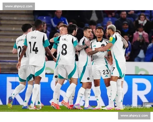 英超争冠白热化曼联引援计划曝光巴萨连胜势头强劲欧冠前景分析