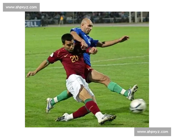 精准解析足球滑铲技巧与实战应用全面训练方法 精准解析足球滑铲技巧与实战应用全面训练方法